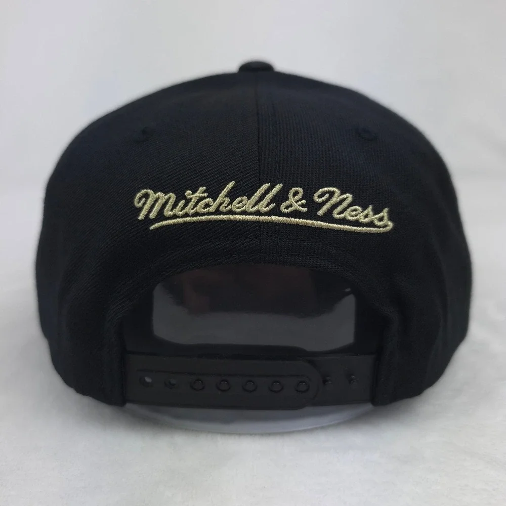 LA Lakers Mitchell & Ness NBA‎ Snapback Hat Cap Embroidery Logo Black Gold NWT